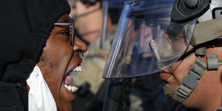 ¿Cuándo se dispararán nuevos casos? EEUU: manifestantes y vándalos olvidaron el coronavirus