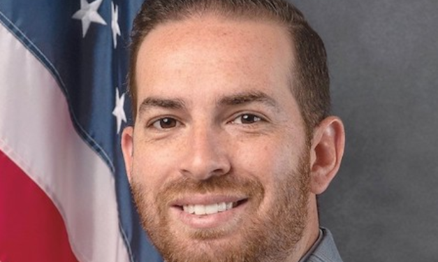 Representante Estatal Daniel Anthony Pérez  aspira repetir en su distrito