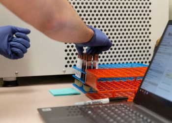 La pandemia expone disputa entre científicos para probar transmisión del virus por vía aérea