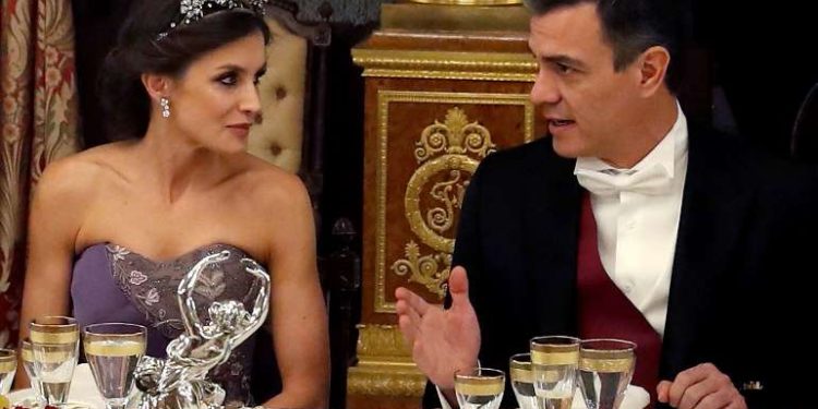 ¡Traición en España! ¿Reina Letizia está de acuerdo con Pedro Sánchez y Pablo Iglesias?