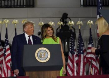 ‘Cruce de miradas’ entre Melania Trump a Ivanka se robó el show en Convención Republicana