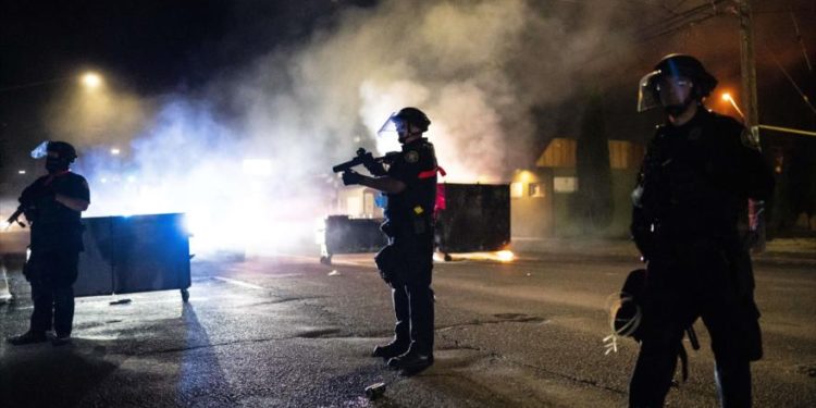 Balacera letal provoca regreso de policía estatal a Portland