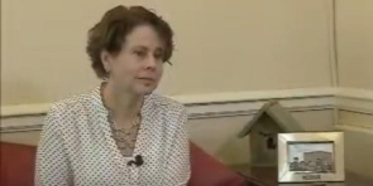 Biden juega con fuego: Escogió a Cecilia Muñoz como asesora causando indignación entre defensores migratorios