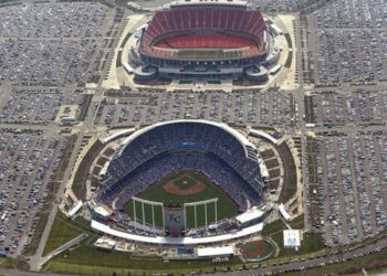Tiroteo impide inicio de partido de MLB en Kansas City