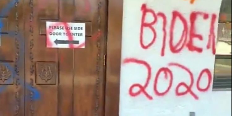 ¡Aliados! Black Lives Matter, colectivos a favor de Maduro y de Biden vandalizan catedral en California
