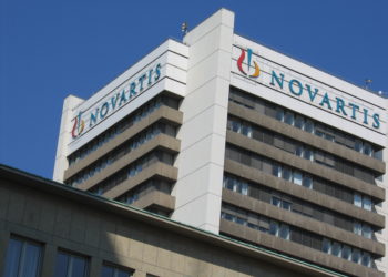 ¡Planeta desconcertado! CEO de Novartis alerta "Vacuna no bastará para combatir el COVID"