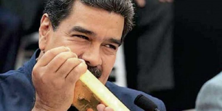 ¡Irán lo admitió! Dictadura de Maduro paga envíos de gasolina a Venezuela con aviones llenos de oro