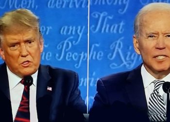 Primer debate: Caos entre dos podios