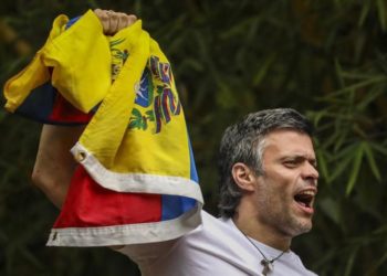 Leopoldo López abandonó la Embajada de España en Caracas y estaría en Colombia
