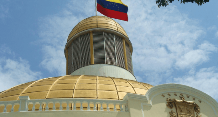Asamblea Nacional legítima de Venezuela declara insconstituional la "Ley Antibloqueo"