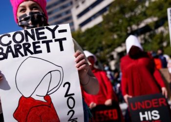 Miles de mujeres protestaron en contra de la jueza Barrett