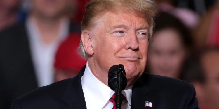 Aplican tratamiento experimental a Trump con anticuerpos policlonales