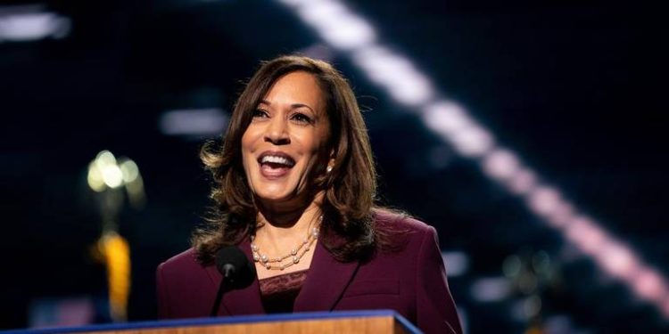 Superados los inconvenientes, Kamala Harris apunta a Florida nuevamente