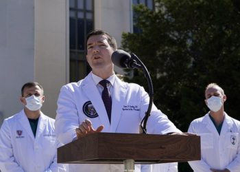 ¡Conoce a Sean Conley! El médico osteópata que supervisa la salud de Trump