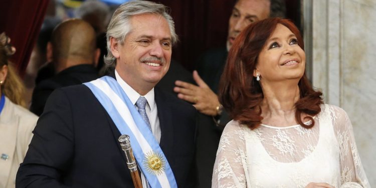 A un año de Fernández: La recesión no abandona a Argentina