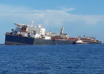 Potencial desastre ecológico por hundimiento de tanquero venezolano cerca de Trinidad