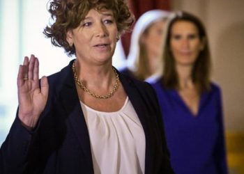 Bélgica designa a la primera ministra transgénero de Europa