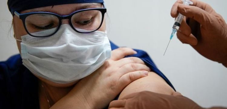 Rusia pausó vacunación contra COVID-19 tras quedarse sin dosis