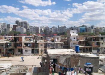 Tener empleo formal no te libra de la pobreza en Argentina