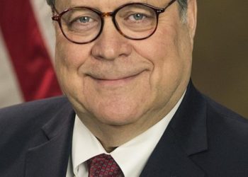 Llueven críticas sobre el Fiscal General William Barr por involucrarse en investigaciones electorales