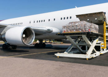 Vacuna COVID-19: Distribución requiere compleja logística aérea