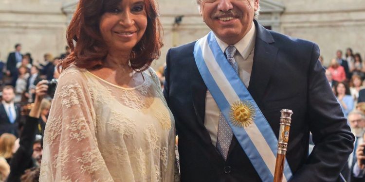 Adiós a llenar las heladeras, Argentina ofrece metas fiscales y monetarias al FMI