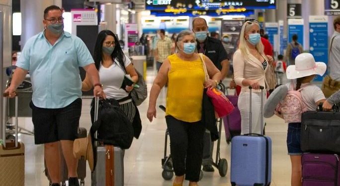 Recomendaciones de la CDC no han detenido muchos viajes por el Día de Acción de Gracias