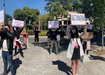 Cuba rompe acuerdo con artistas que protestan y echa la culpa a ¡adivinen quién!