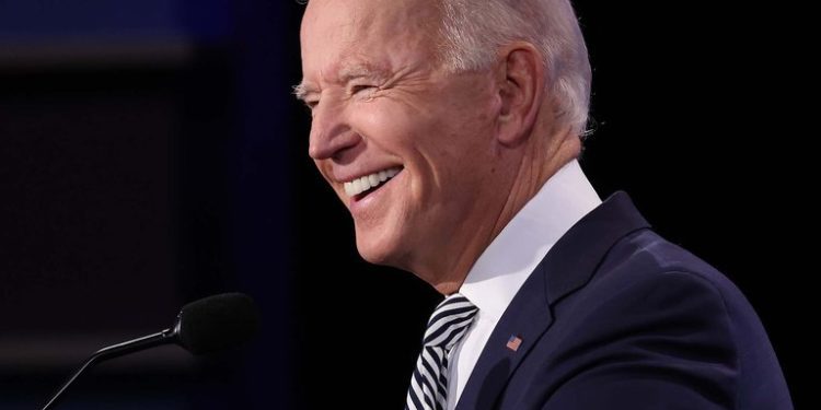 Pareja Biden recibió vacuna contra el COVID-19