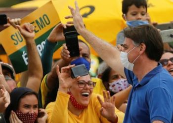 Nivel récord de aprobación para Bolsonaro en Brasil, a pesar de su manejo del COVID-19