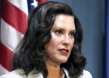 Seis acusados por intento de secuestro de gobernadora de Michigan