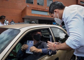 El chavismo va a elecciones en medio del boicot opositor