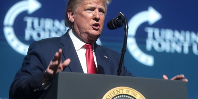 En Georgia, Trump lanza sus quejas electorales así afecten al Partido Republicano