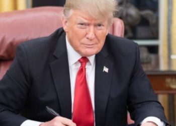 Juez ordena a Oganización Trump a consignar documentos ante Fiscalía de NY