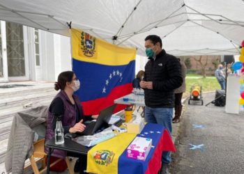 Masiva participación de venezolanos residentes en EE UU en la Consulta