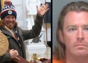 Con una fianza de $25mil dólares salió en libertad el hombre del atril de Nancy Pelosi en el Capitolio