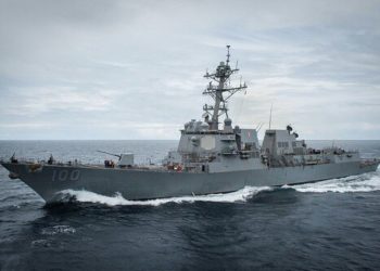 Buques de guerra de EEUU patrullan Cabo Verde para evitar escape de Saab