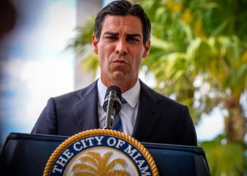 Para evitar "turismo de vacunas", se exigirán pruebas de residencia en Florida a beneficiarios de la inmunización