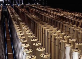 Irán está instalando mil centrifugadores de uranio