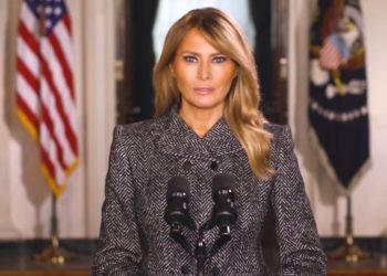 "Escojan el amor sobre el odio" dijo Melania Trump en su mensaje de despedida