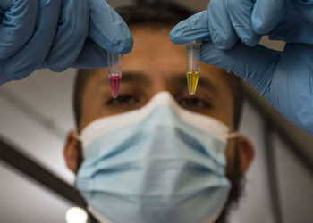 Científicos colombianos descubren prueba barata para detectar Covid