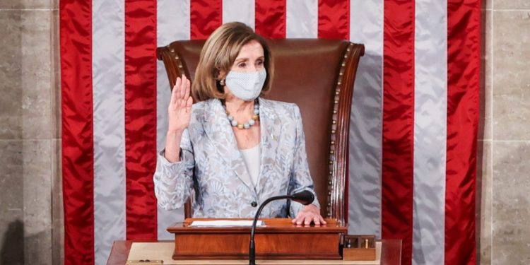 A Nancy Pelosi nadie le quita el puesto