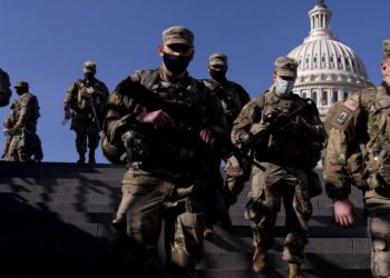 Por si acaso, FBI investiga a los 25.000 soldados estacionados en Washington