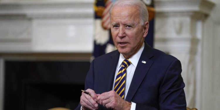 Impuesto por Trump: Biden revoca veto a ingreso a migrantes por riesgo laboral