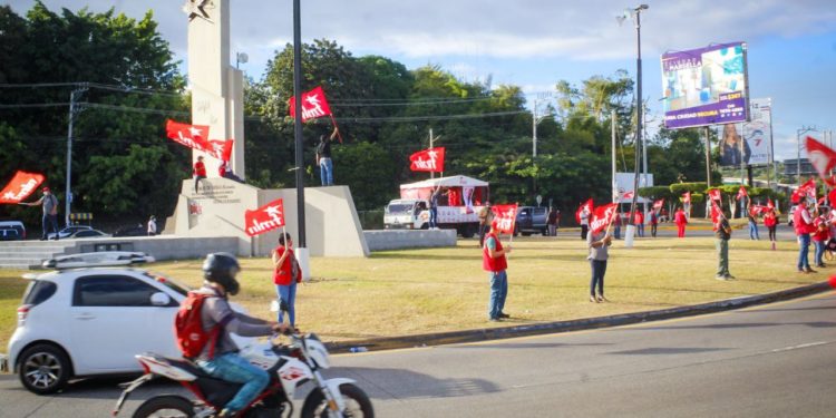 Dos muertos y cinco heridos en evento político en El Salvador