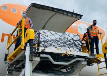 La oposición venezolana se enfrenta a la intención de Maduro de politizar las vacunas