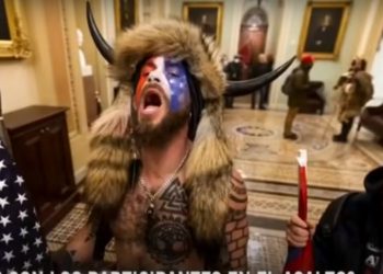 El asaltante del Capitolio Jake Angeli está dispuesto a testificar contra Trump en el juicio político