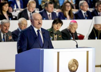 Lukashenko: El líder bielorruso inicia reformas ante una "asamblea popular"