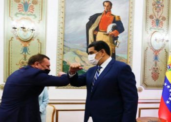 ¿Cuáles fueron los negocios que firmó Maduro con la delegación rusa?