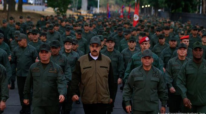 Magistrado Rebolledo: Padrino López está entregado a los grupos terroristas